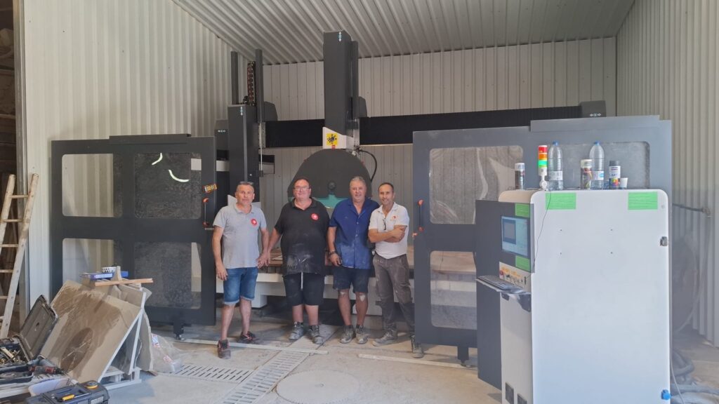 Suministros Ibiza incorpora una CNC Columbus 5 ejes de doble cabezal de Fabricaciones Aod