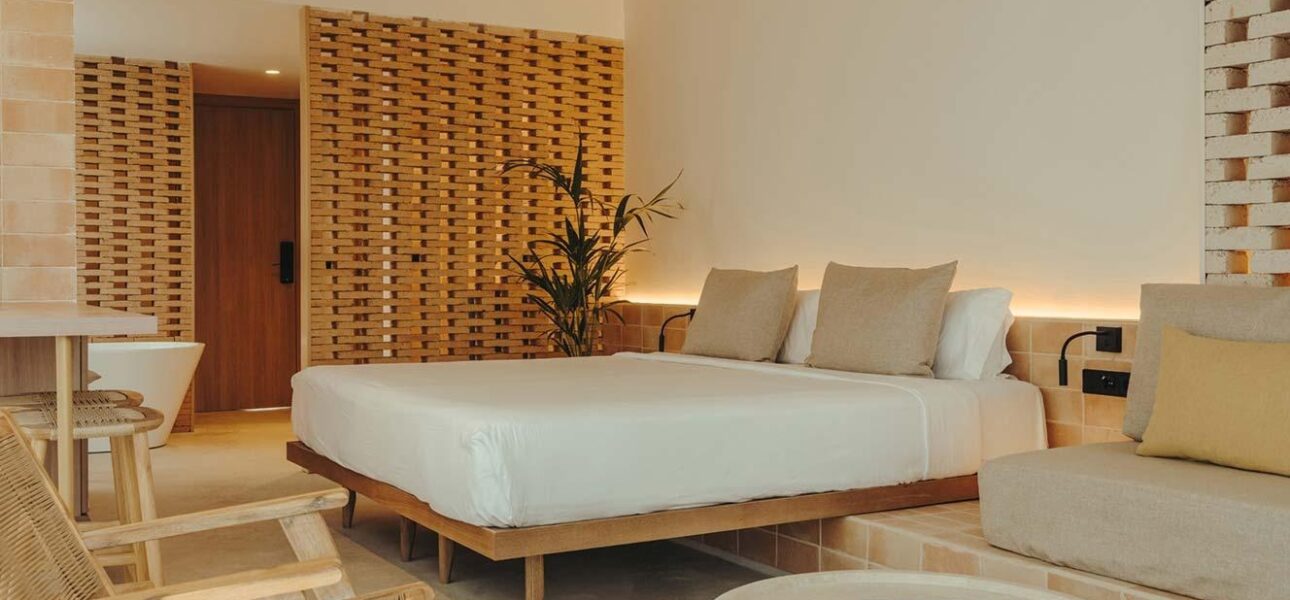 Habitación de Hotel Bonito Ibiza con celosía cerámica